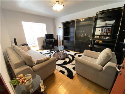 Apartament cu 4 camere, 90mp, Decomandat, cu Parcare, Grivitei