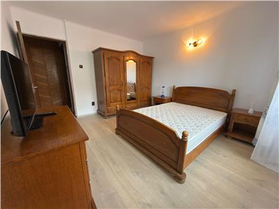 Apartament 3 camere, 75mp, Decomandat, cu Parcare, zona Magnolia